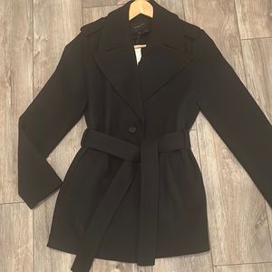 Exaggerated Collar Coat with Long Sleeves, button closure and tie at waist